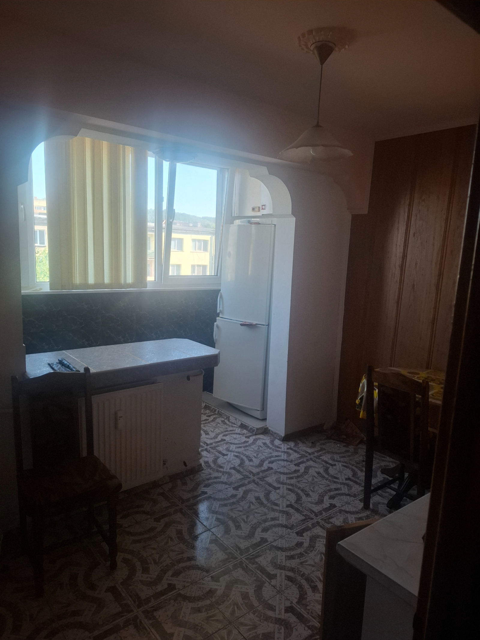 Дава под наем 3-СТАЕН, гр. Перник, Изток, снимка 2 - Апартаменти - 56092349