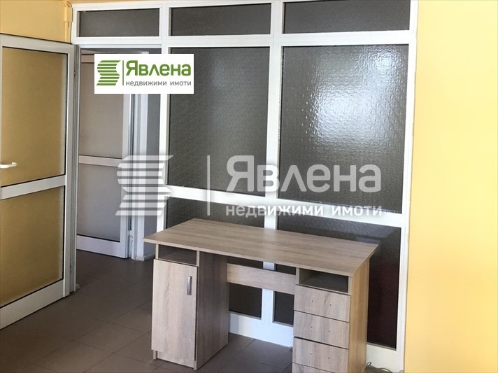 Para alugar  Escritório Sofia , Zona B-18 , 55 m² | 89336408