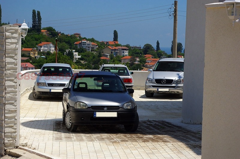 Дава под наем КЪЩА, гр. Варна, Бриз, снимка 2 - Къщи - 52786191