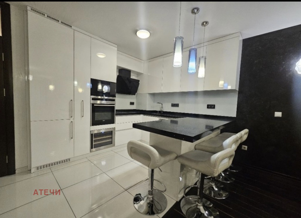 Дава под наем 4-СТАЕН, гр. София, Лозенец, снимка 2 - Апартаменти - 53917148