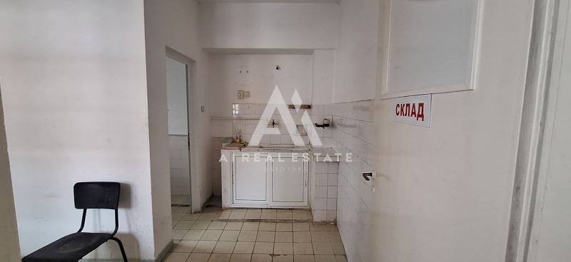 Дава под наем ОФИС, гр. Плевен, Широк център, снимка 4 - Офиси - 53367002