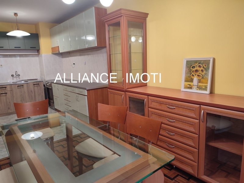 Дава под наем 3-СТАЕН, гр. София, Оборище, снимка 3 - Апартаменти - 53094643