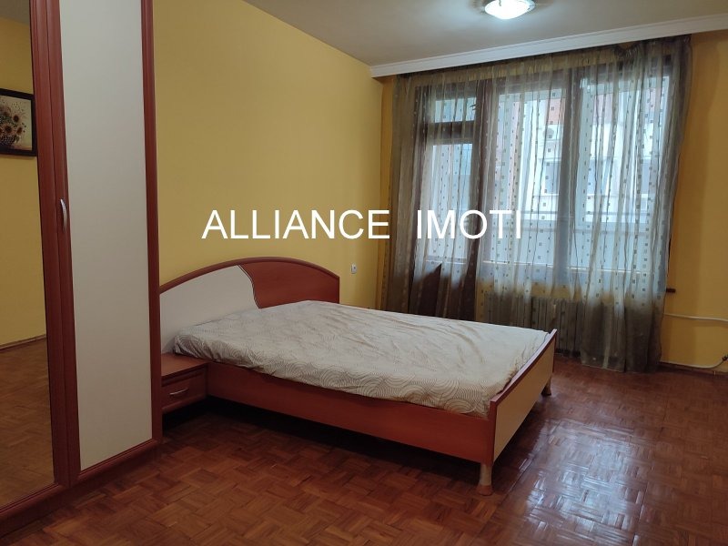 Дава под наем 3-СТАЕН, гр. София, Оборище, снимка 8 - Апартаменти - 53094643