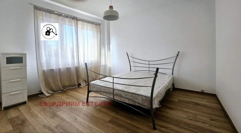 Дава под наем 3-СТАЕН, гр. София, Докторски паметник