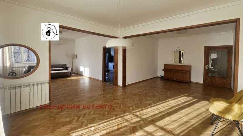 Дава под наем 3-СТАЕН, гр. София, Докторски паметник