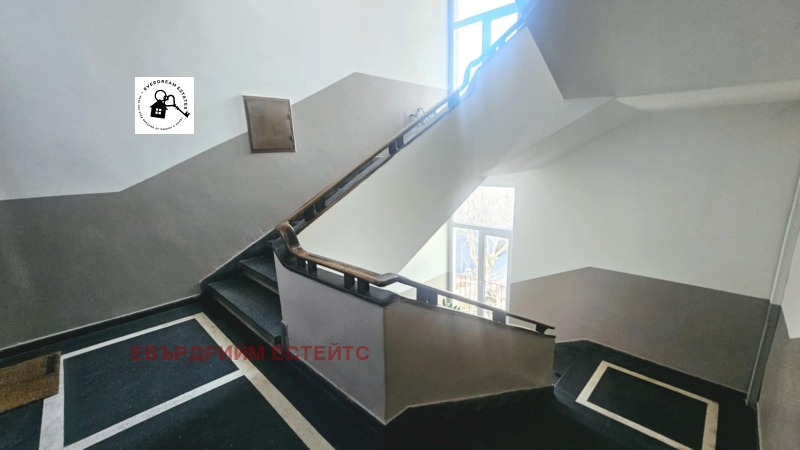 Дава под наем 3-СТАЕН, гр. София, Докторски паметник, снимка 11 - Апартаменти - 52822445