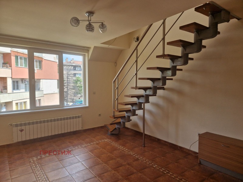 Vuokrattavana  Pienhuoneisto Pernik , Tsentar , 95 neliömetriä | 28774297 - kuva [2]