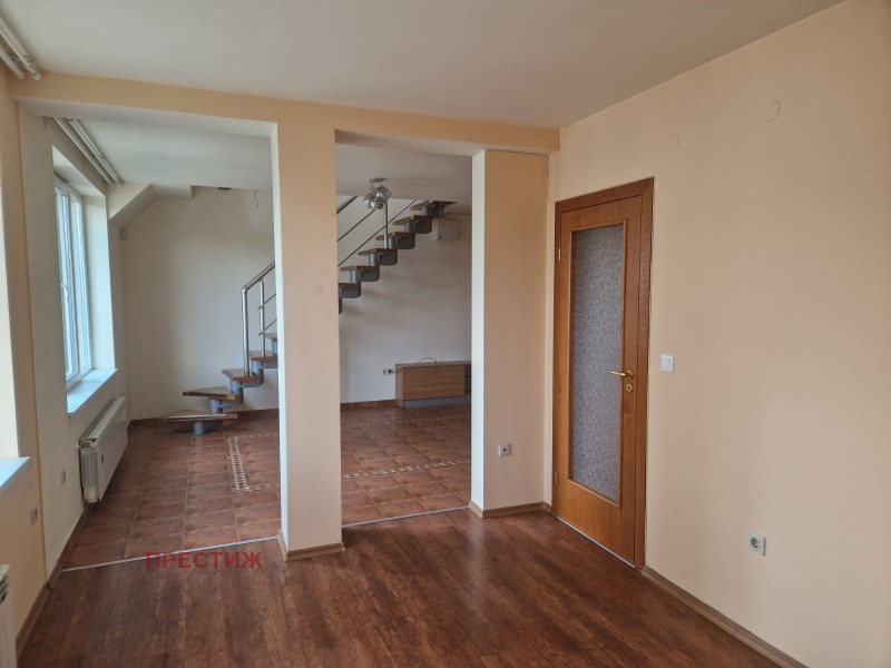 Vuokrattavana  Pienhuoneisto Pernik , Tsentar , 95 neliömetriä | 28774297 - kuva [3]