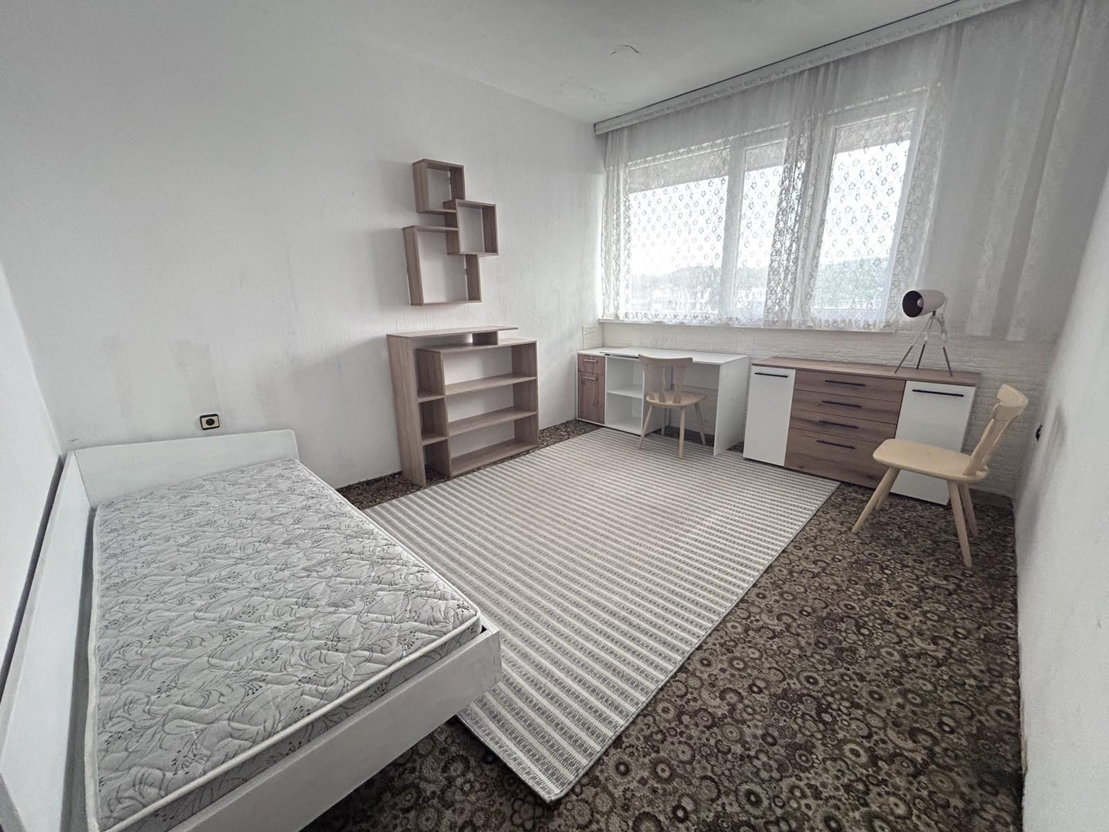 Дава под наем 3-СТАЕН, гр. Велико Търново, Център, снимка 2 - Апартаменти - 55018031