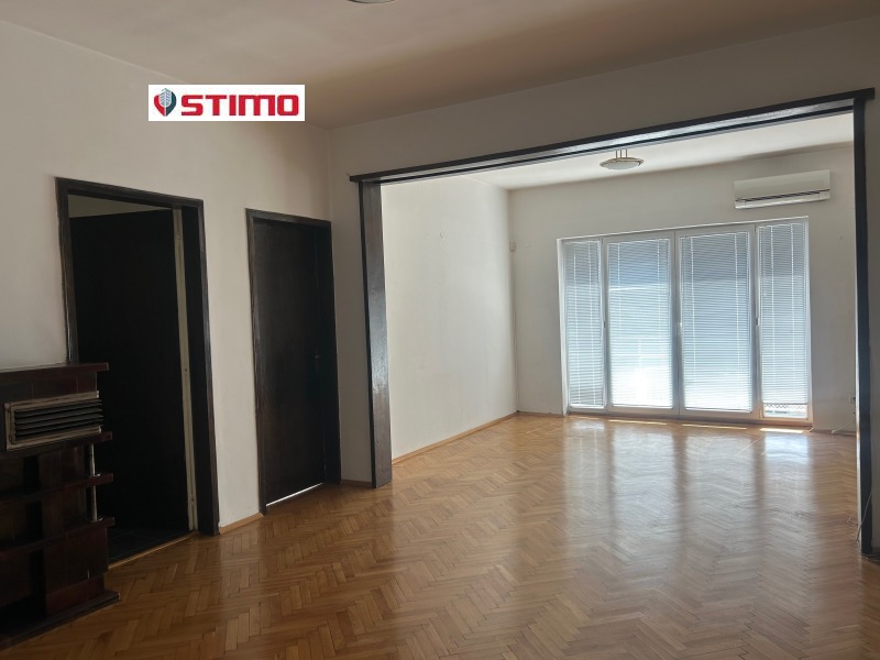 Дава под Наем ОФИС в град София, Център - 110 кв.м / 1 100 € » 2 151.41 лв., СТИМО ИНВЕСТ