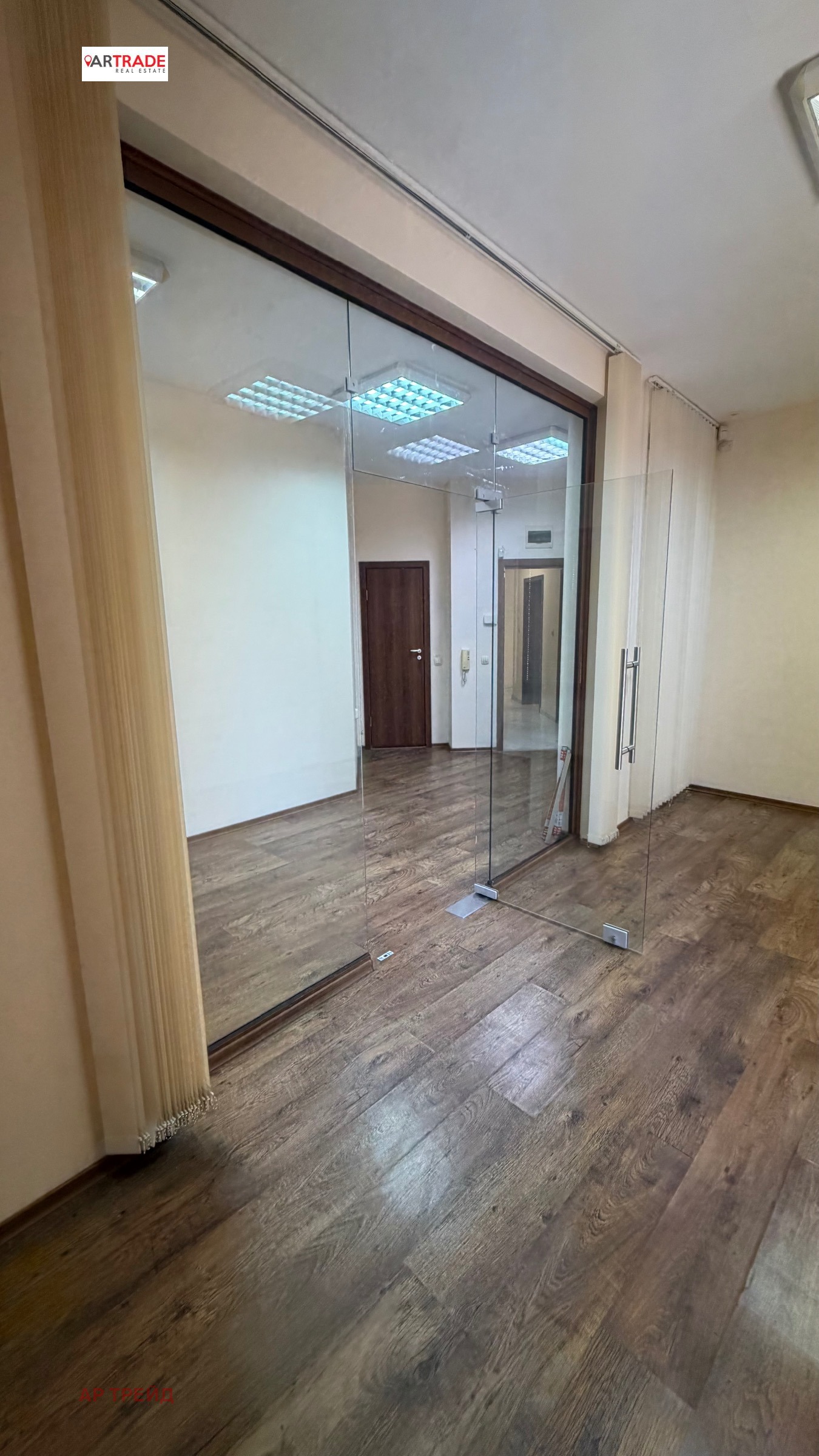 Дава под наем ОФИС, гр. Русе, Център