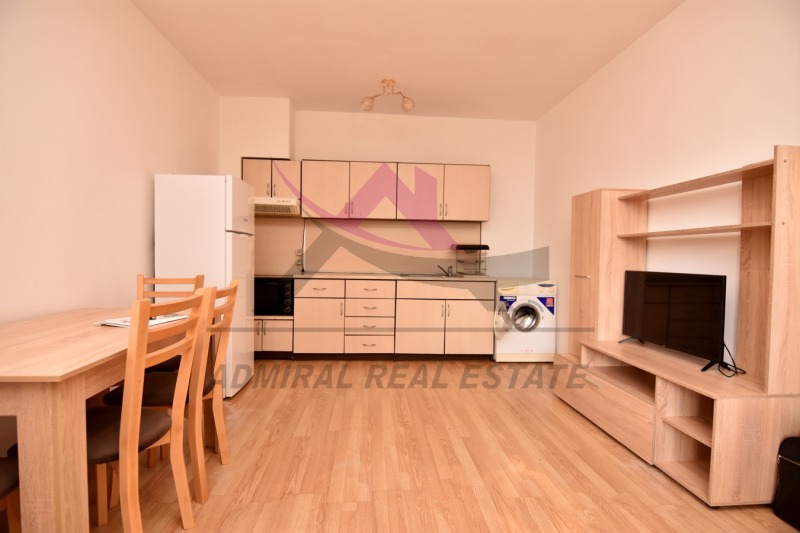 Дава под нем  2-стаен, град Варна, Колхозен пазар •  300 EUR • ID 33564221 — holmes.bg - [1] 