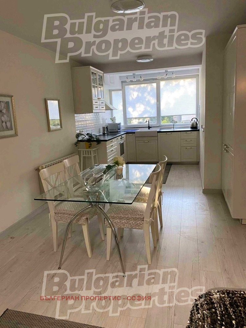 Издаје се  2 спаваће собе Софија , Центар , 90 м2 | 24988409 - слика [3]