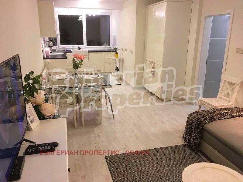 Издаје се  2 спаваће собе Софија , Центар , 90 м2 | 24988409 - слика [9]