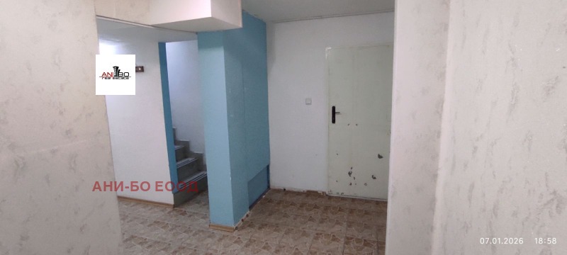 Дава под наем АТЕЛИЕ, ТАВАН, гр. Варна, Колхозен пазар, снимка 9 - Апартаменти - 53218475