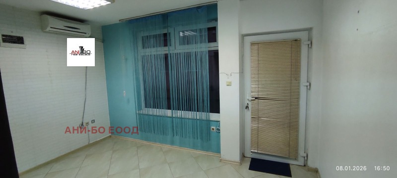 Дава под наем АТЕЛИЕ, ТАВАН, гр. Варна, Колхозен пазар