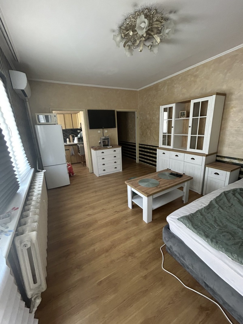 Издаје се  Студио Пловдив , Тракија , 39 м2 | 41863869