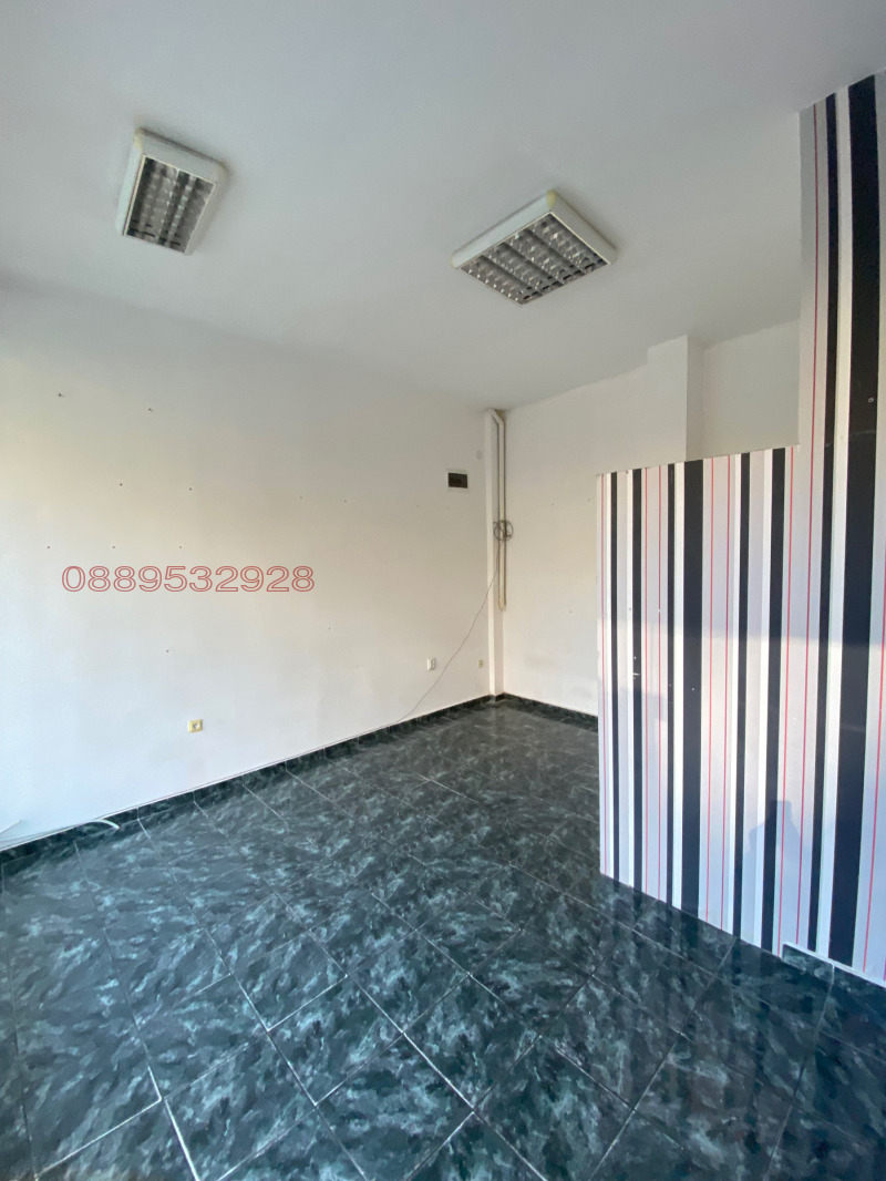 Дава под наем МАГАЗИН, гр. Велико Търново, Център, снимка 3 - Магазини - 52784226