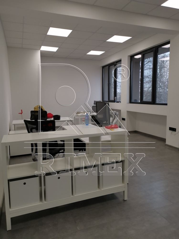 For Rent  Office Plovdiv , Industrialna zona - Yug , 24 sq.m | 35978749