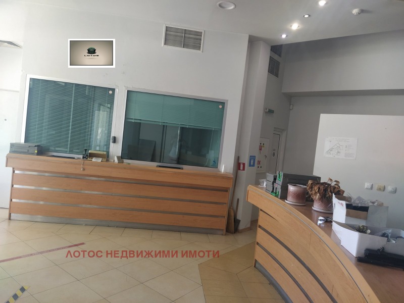Дава под Наем МАГАЗИН в област Велико Търново, гр. Горна Оряховица - 204 кв.м / При запитване, ЛОТОС НЕДВИЖИМИ ИМОТИ
