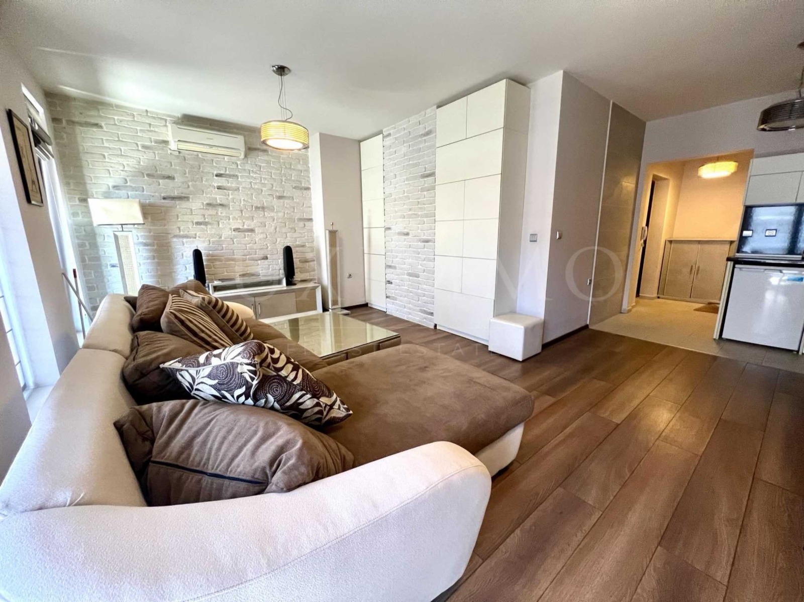 Дава под наем 2-СТАЕН, гр. Бургас, Център, снимка 4 - Апартаменти - 54364291