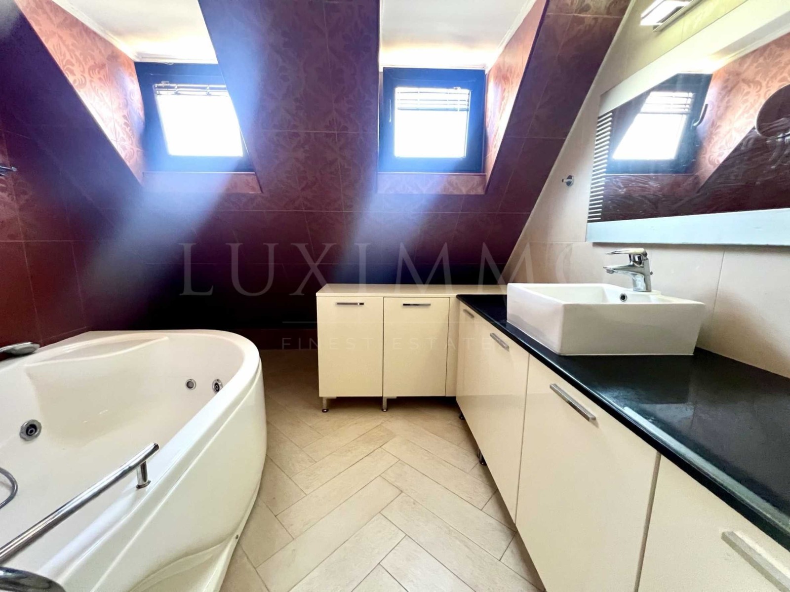 Дава под наем 2-СТАЕН, гр. Бургас, Център, снимка 6 - Апартаменти - 54364291