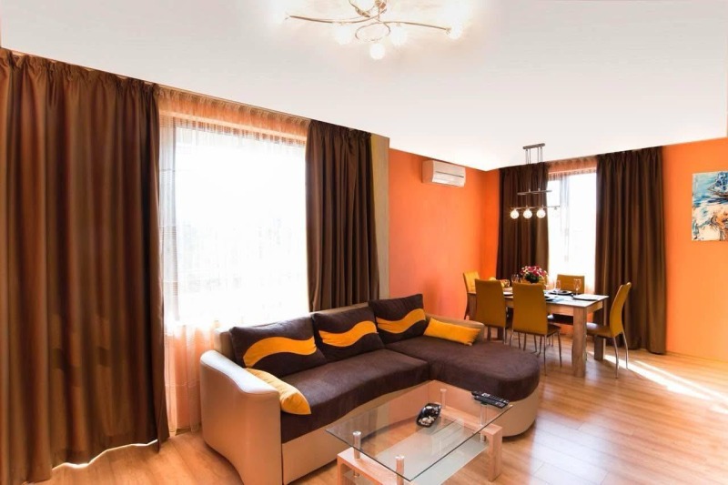 Дава под нем  3-стаен, град София, Триъгълника •  716 € • ID 20843144 — holmes.bg - [1] 
