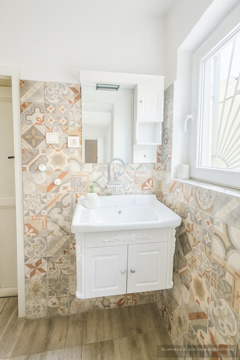 Дава под наем ЕТАЖ ОТ КЪЩА, гр. Пловдив, Център, снимка 6 - Етаж от къща - 52564132