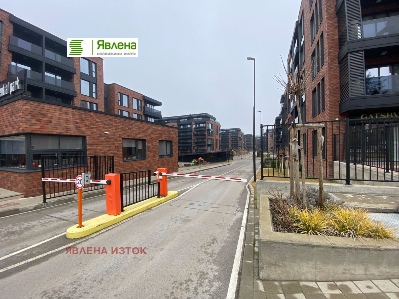 Дава под наем ГАРАЖ, ПАРКОМЯСТО, гр. София, Хладилника, снимка 2 - Гаражи и паркоместа - 53280307