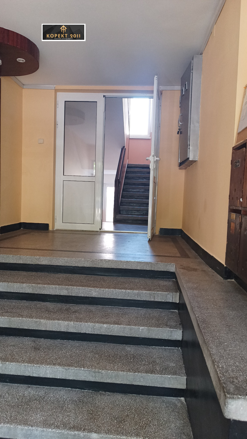 Kiadó  1 hálószoba Ruse , Centar , 70 négyzetméter | 10898681 - kép [16]