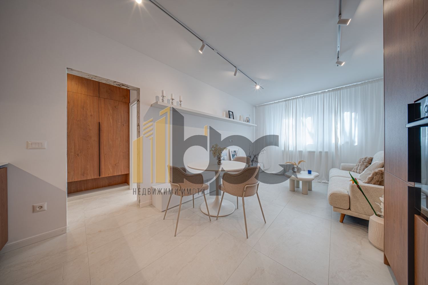 Дава под наем 2-СТАЕН, гр. София, Оборище, снимка 2 - Апартаменти - 53902725