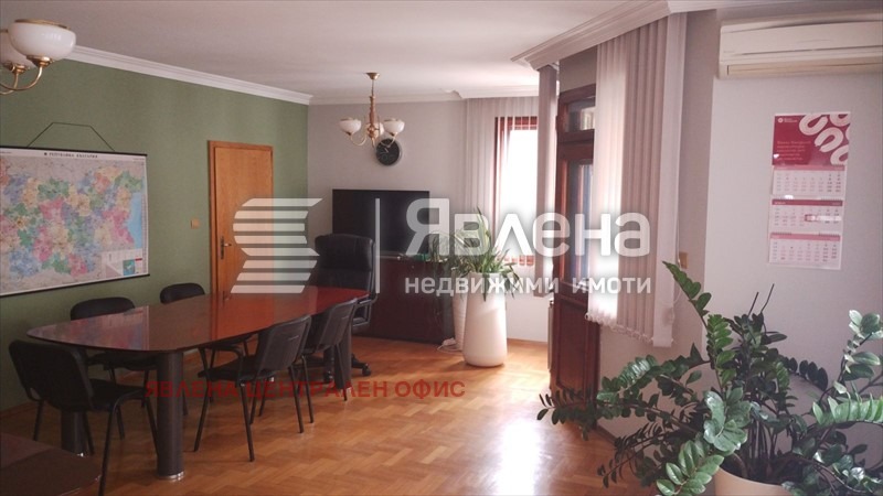 Дава под наем  Офис град София , Център , 200 кв.м | 56716221