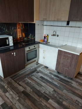 2-стаен град Русе, Родина 2