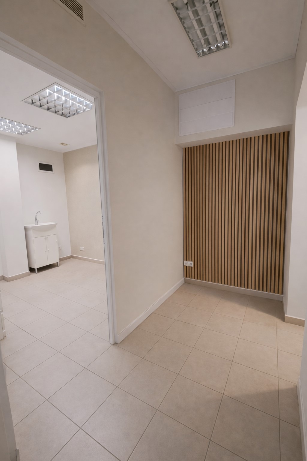 Дава под наем МАГАЗИН, гр. София, Хладилника, снимка 2 - Магазини - 54202158