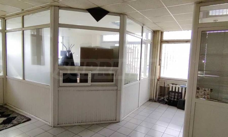 Дава под наем МАГАЗИН, гр. София, Център, снимка 2 - Магазини - 53539038