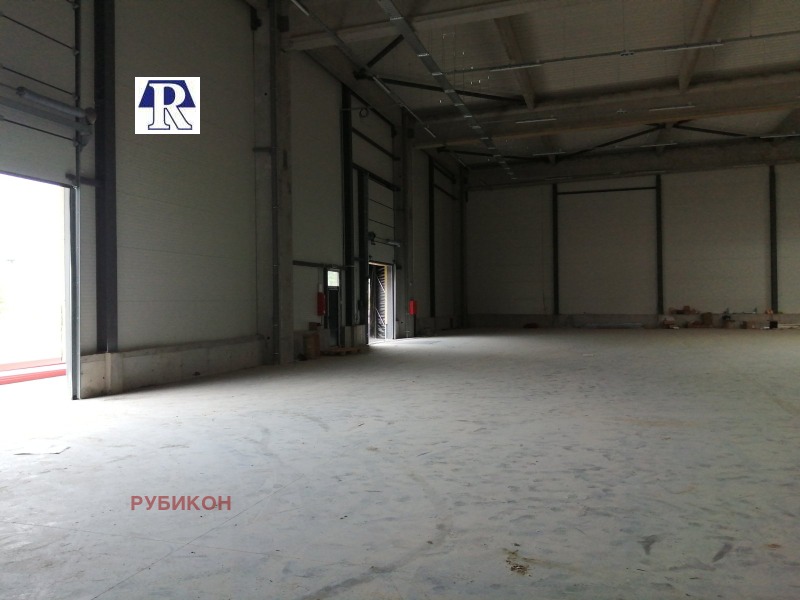 Дава под Наем СКЛАД в град Пловдив, Индустриална зона - Юг - 1960 кв.м / 7 840 € » 15 333.71 лв., РУБИКОН