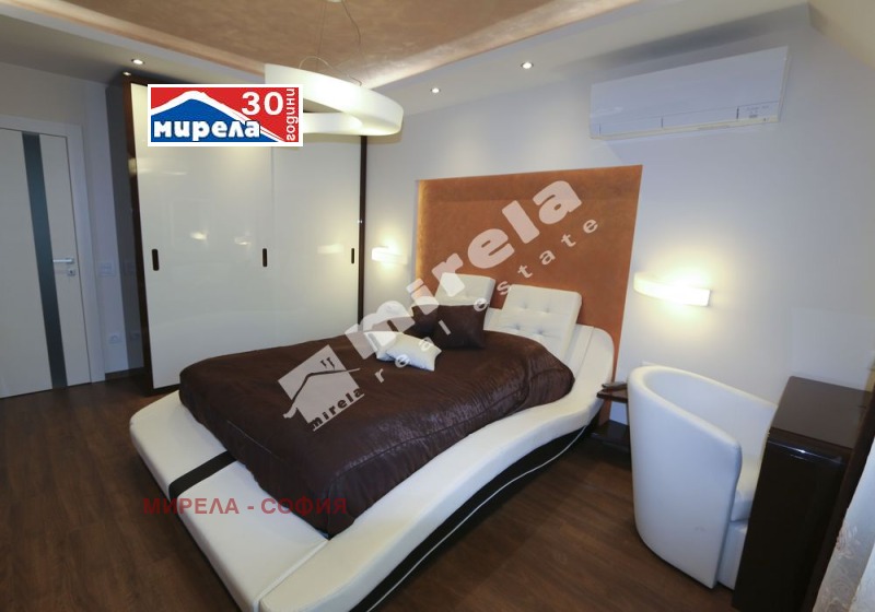 Издаје се  2 спаваће собе Софија , Центар , 119 м2 | 89797477 - слика [5]