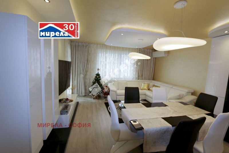 Издаје се  2 спаваће собе Софија , Центар , 119 м2 | 89797477 - слика [10]
