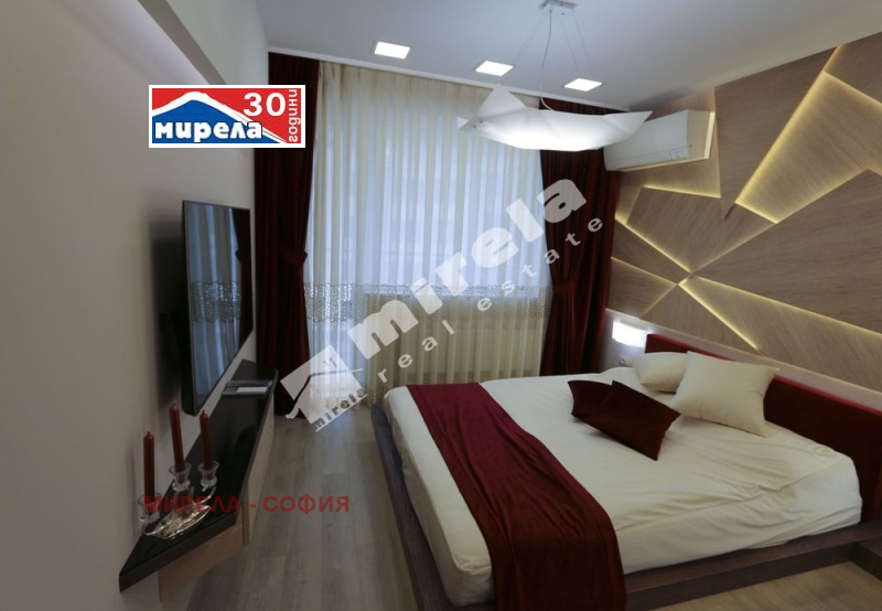 Издаје се  2 спаваће собе Софија , Центар , 119 м2 | 89797477 - слика [4]