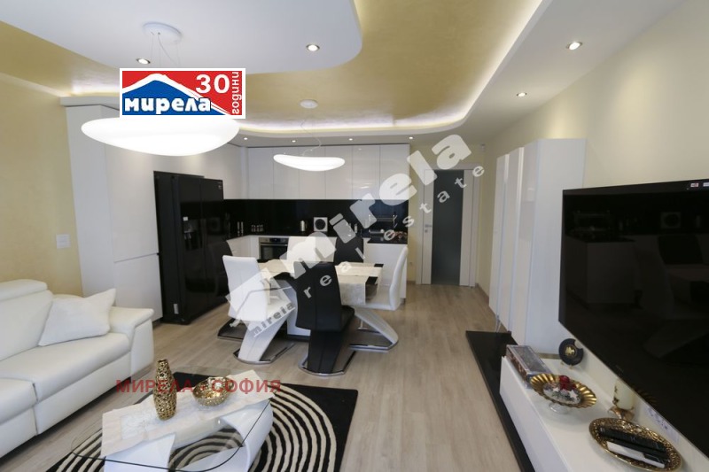 Издаје се  2 спаваће собе Софија , Центар , 119 м2 | 89797477 - слика [2]