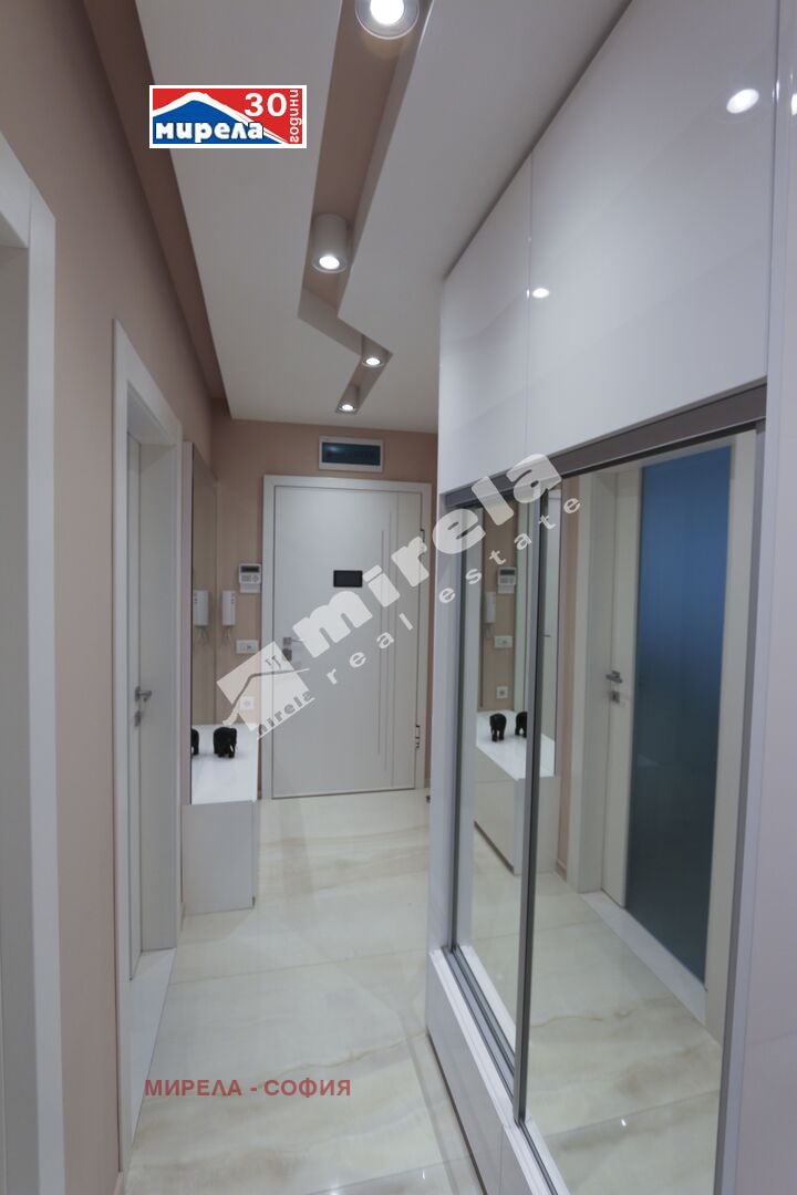 Издаје се  2 спаваће собе Софија , Центар , 119 м2 | 89797477 - слика [11]