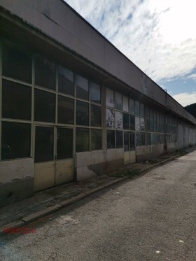 Складове под наем в град Велико Търново, Промишлена зона - Юг - изображение 4 