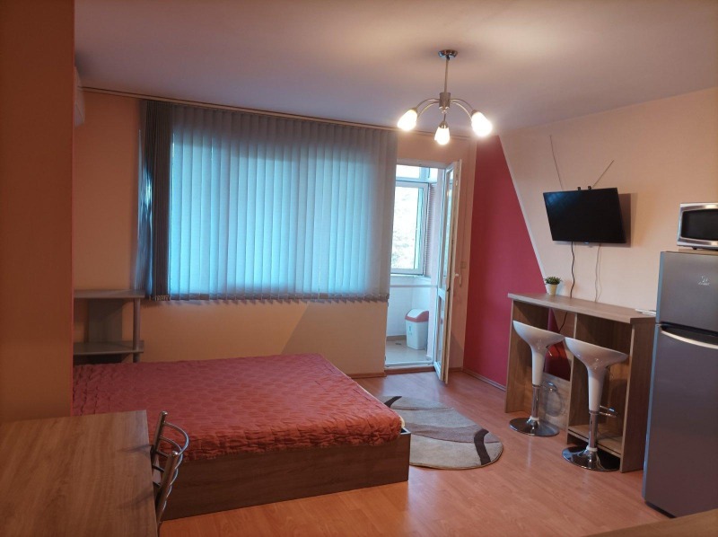 De inchiriat  Studio Plovdiv , Cârșiiaca , 40 mp | 32724848