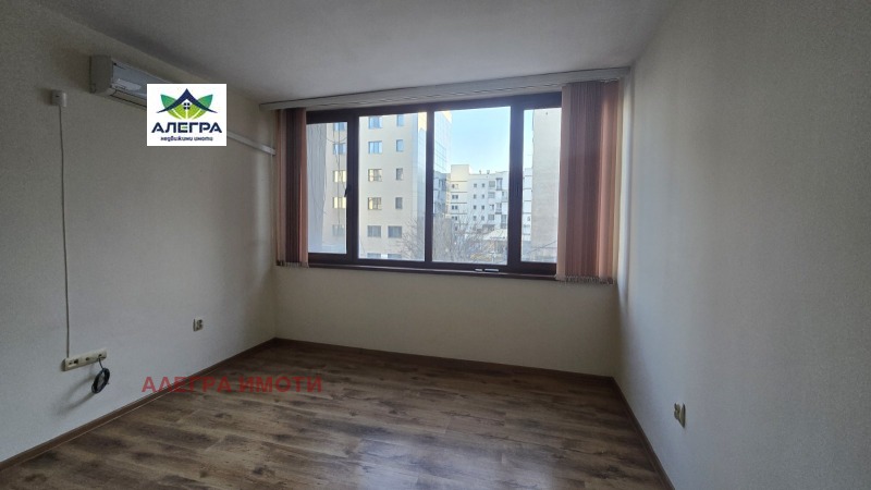 Дава под наем ОФИС, гр. Пазарджик, Идеален център