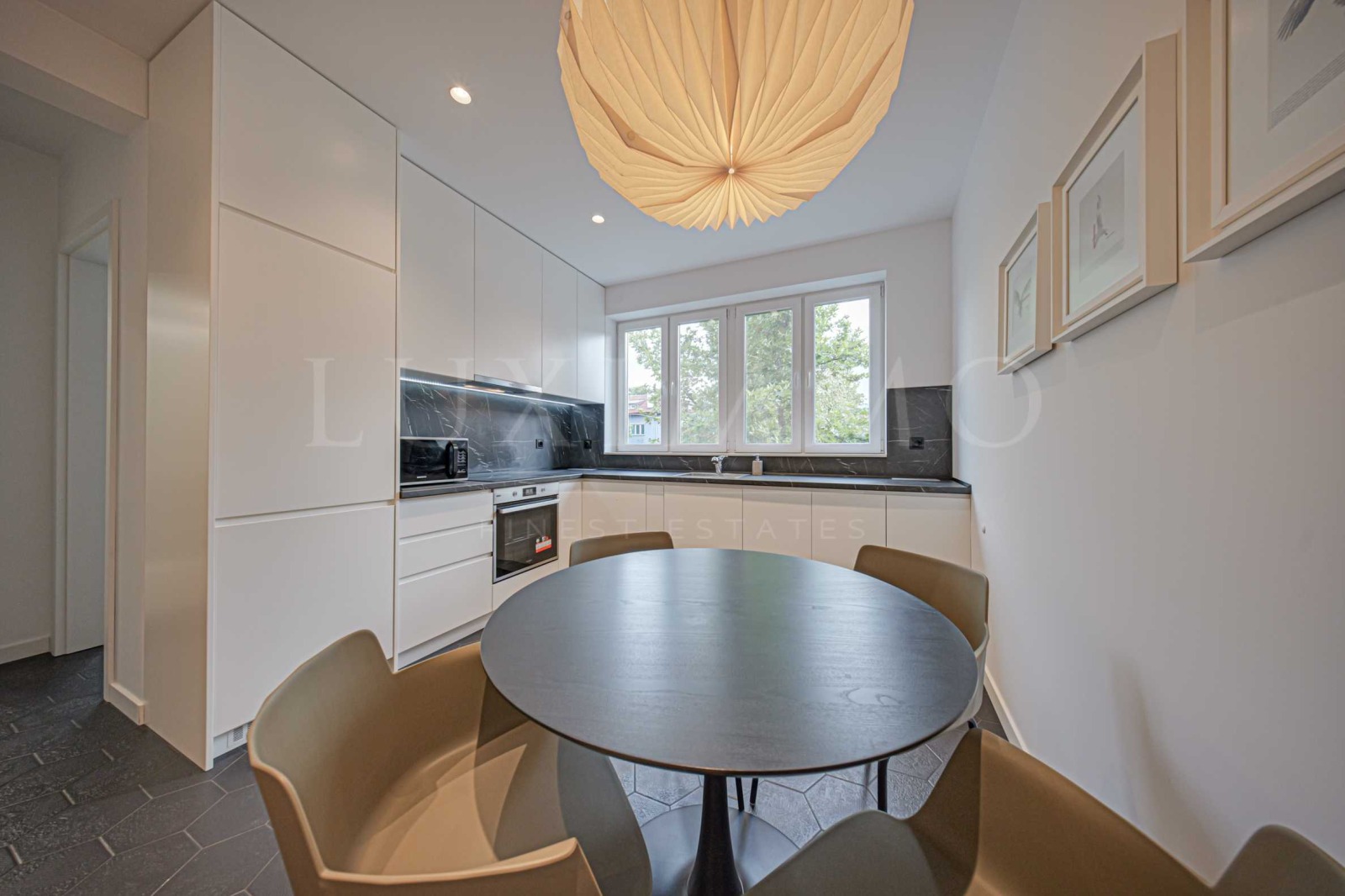 Дава под наем 3-СТАЕН, гр. София, Център, снимка 2 - Апартаменти - 54219018