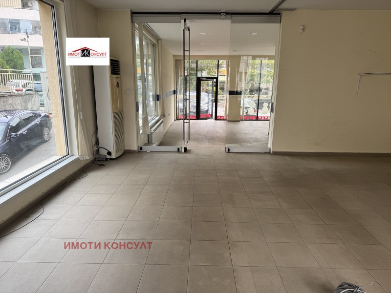 Дава под наем МАГАЗИН, гр. Велико Търново, Център, снимка 4 - Магазини - 53384073