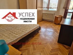 3 Schlafzimmer Dianabad, Sofia 13