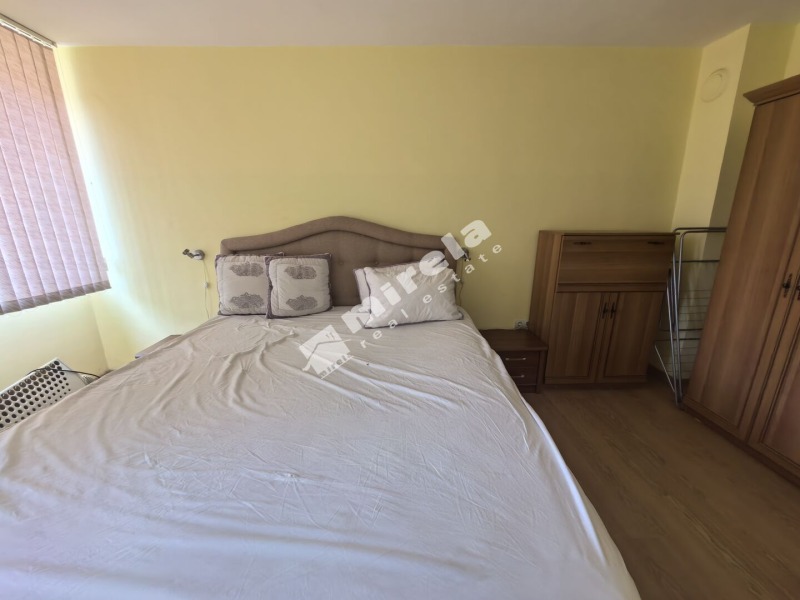 Издаје се  1 спаваћа соба Јaмбол , Центар , 65 м2 | 57316658 - слика [6]