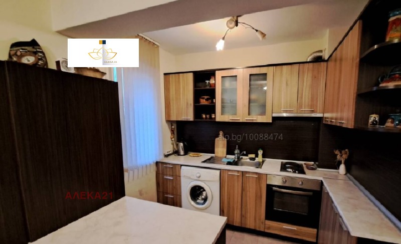 Дава под нем  2-стаен, град София, Дървеница •  550 EUR • ID 39347521 — holmes.bg - [1] 