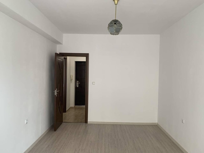Til leie  1 soverom Burgas , Meden rudnik - zona V , 70 kvm | 81387722